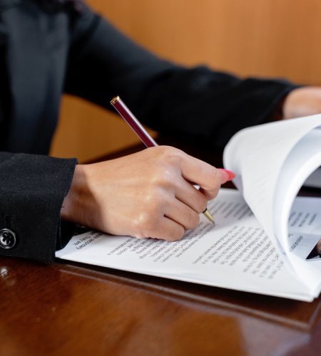 Tugas dan Wewenang Notaris